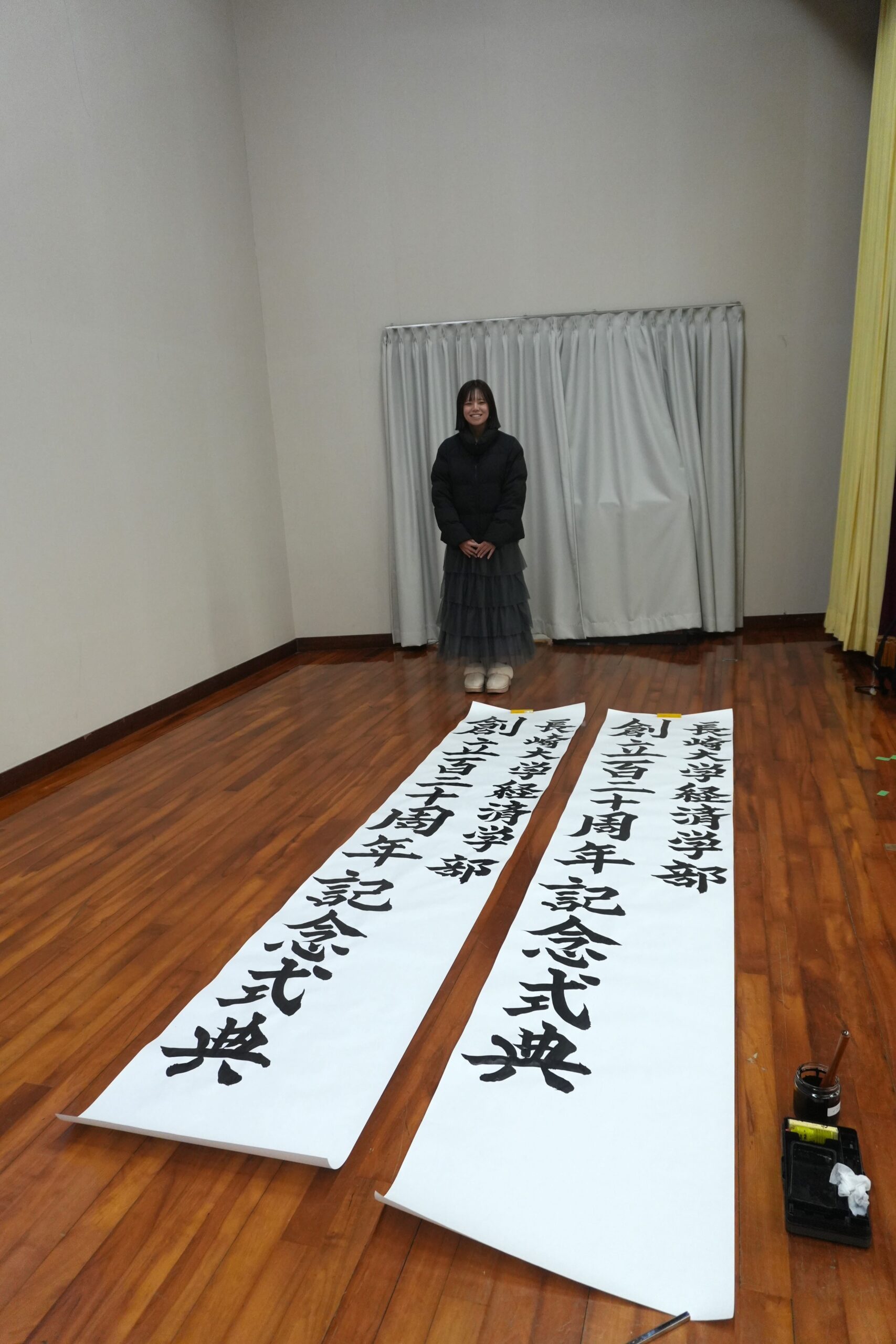 学生有志で式典看板を作成しました